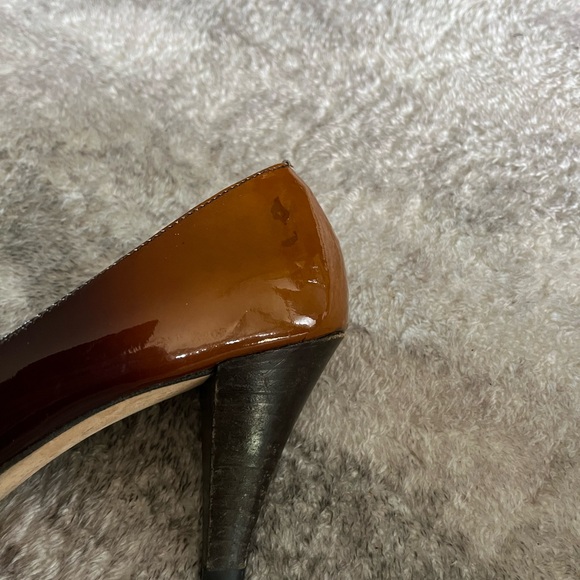 Chic Black and Brown Patent Shiny Leather Heels - Picture 5 of 5